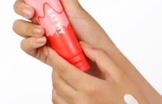 Увлажняющий крем для рук с ароматом "Клубничный флурри" EAT MY Hand Cream Strawberry Flurry