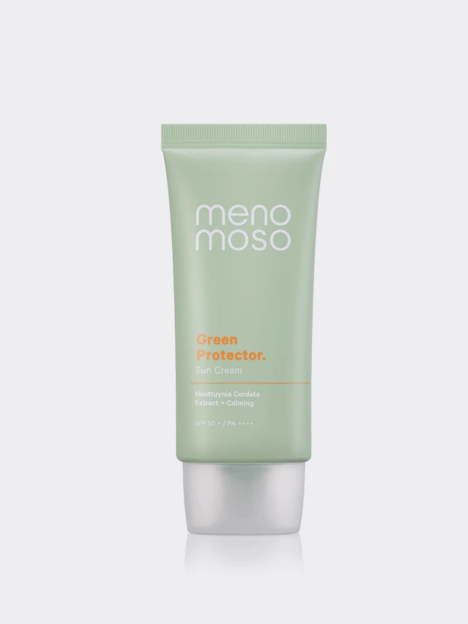 Успокаивающий солнцезащитный крем для лица с экстрактом хауттюйнии MENOMOSO Green Protector Sun Cream SPF50+ PA++++
