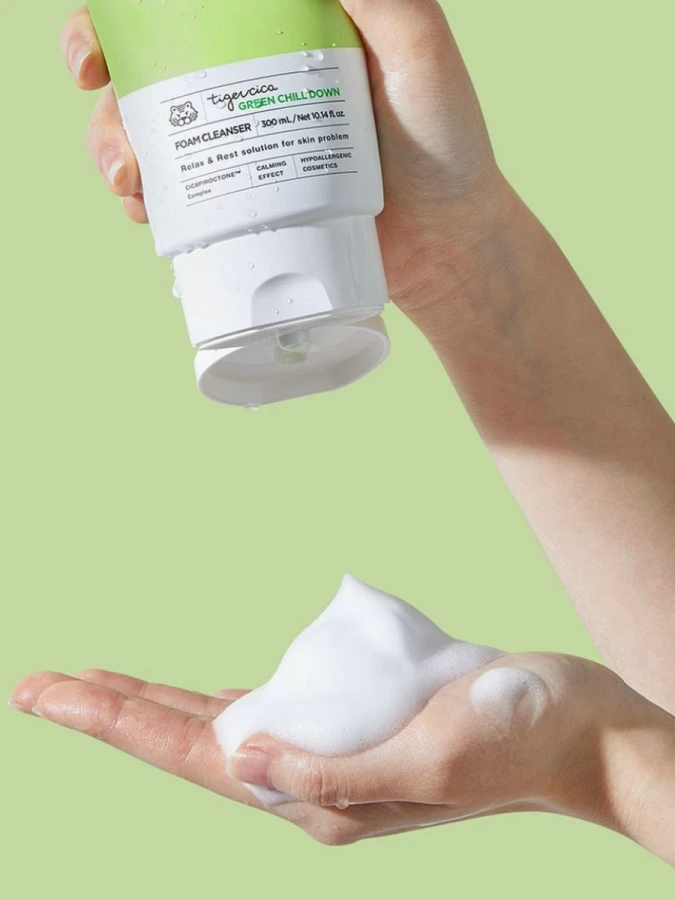 Успокаивающая пенка для лица с экстрактом центеллы азиатской It's Skin Tiger Cica Green Chill Down Foam Cleanser