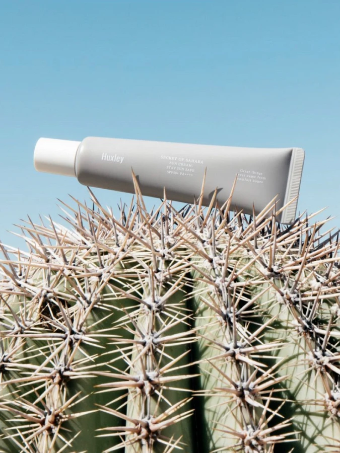 Солнцезащитный крем с растительными экстрактами Huxley Secret of Sahara Sun Cream Stay Sun Safe SPF50+ PA++++