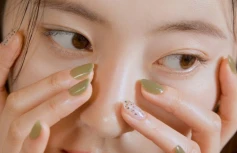 Лёгкий глянцевый тинт в оттенке розовых лепестков rom&nd DEWY·FUL Water Tint 03 If Rose