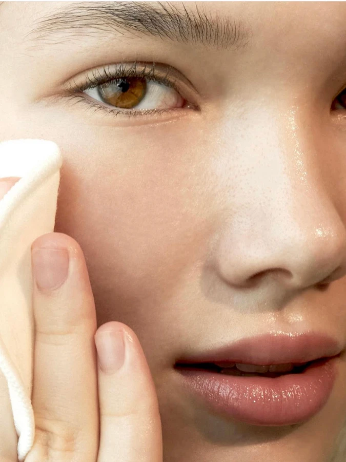 Тонер для сияния кожи с витамином С, экстрактом сливы какаду  и пантенолом Aromatica Kakadu Youth Glow Vita Toner 1% Vitamin C + 3% B5 Тонер для сияния кожи с витамином С, экстрактом сливы какаду  и пантенолом Aromatica Kakadu Youth Glow Vita Toner 1% Vitamin C + 3% B5