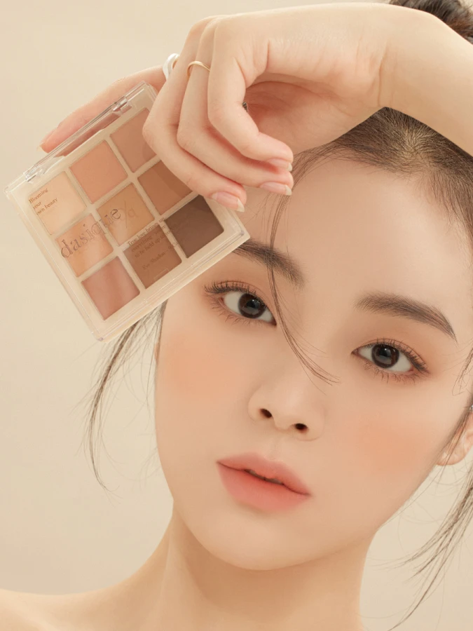 Палетка теней для век Dasique Shadow Palette #12 Warm Blending