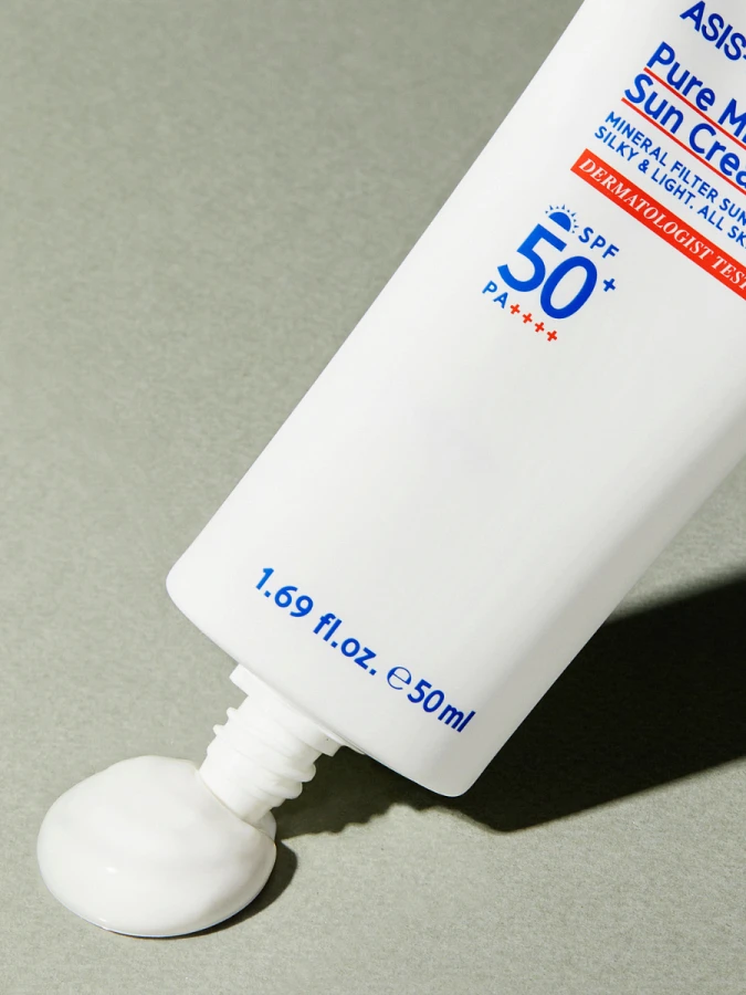 Минеральный солнцезащитный крем для лица с растительными экстрактами ASIS-TOBE Pure Mineral Sun Cream SPF50+PA++++