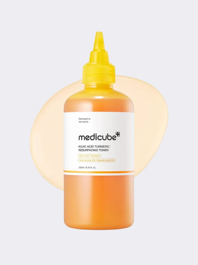 Отшелушивающий тонер с кислотами и экстрактом куркумы Medicube Kojic Acid Turmeric Resurfacing Toner