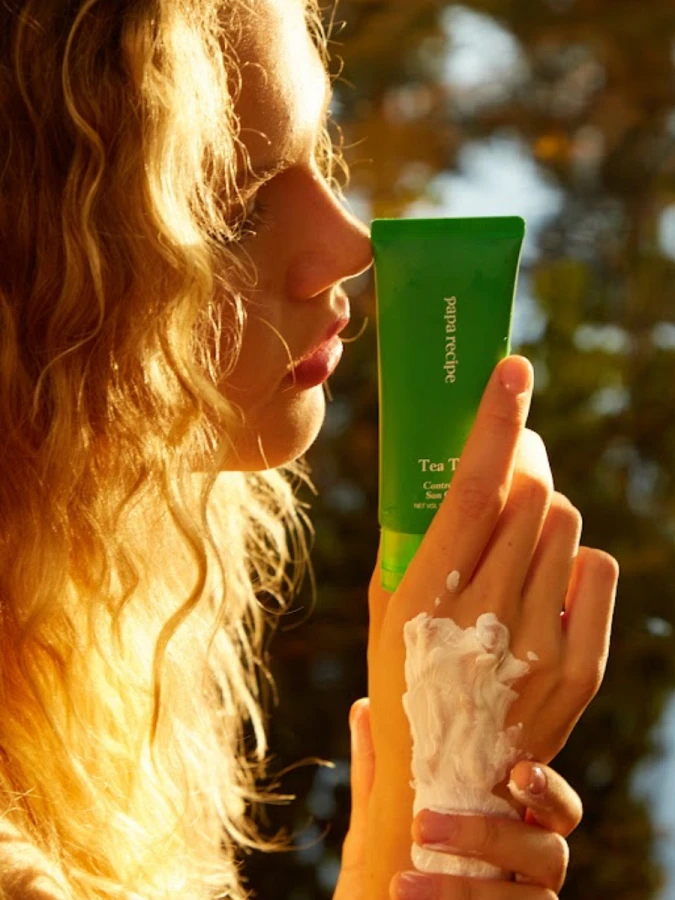 Солнцезащитный крем с экстрактом чайного дерева Papa Recipe Tea Tree Control Mild Sun Cream SPF50+ PA++++ Солнцезащитный крем с экстрактом чайного дерева Papa Recipe Tea Tree Control Mild Sun Cream SPF50+ PA++++