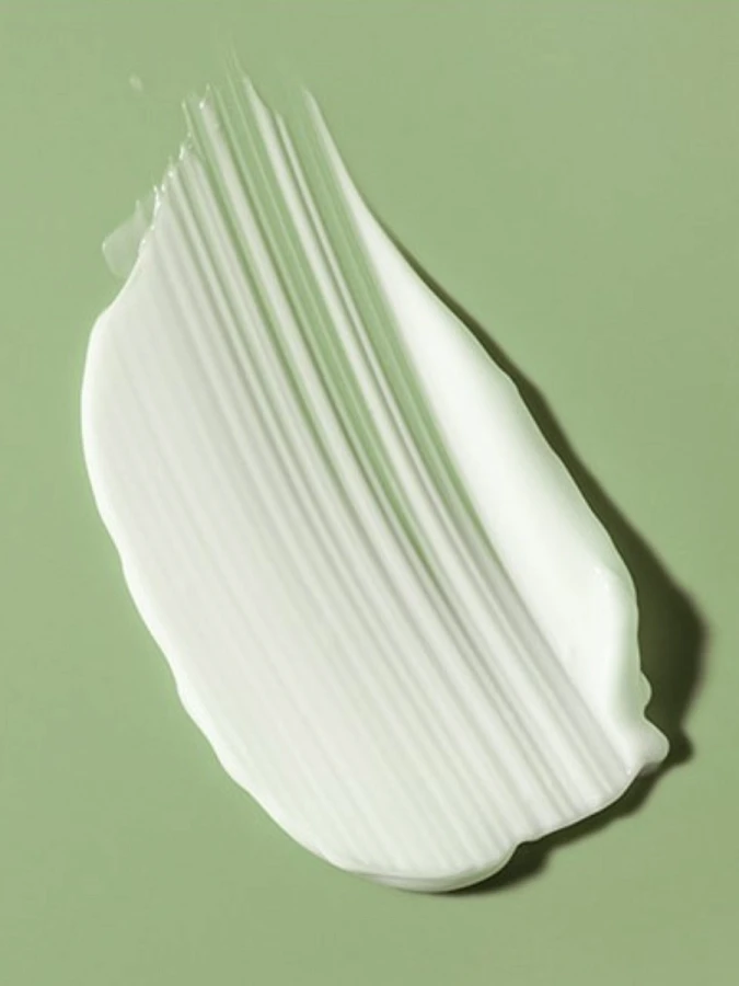 Солнцезащитный крем с экстрактом хауттюйнии Fraijour Heartleaf Airy Fit Sun Cream SPF 50+ PA ++++