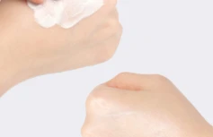 Увлажняющий солнцезащитный крем JMsolution Marine Luminous Pearl Sun Cream SPF50+ PA++++