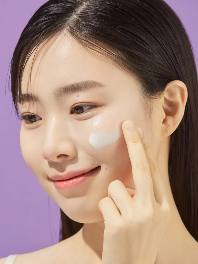 Солнцезащитный крем с экстрактом баклажана Papa Recipe Eggplant Clearing Sun Cream SPF50+ PA++++