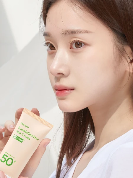 Солнцезащитный крем с тональным эффектом Ma:nyo Factory Foundation-Free Sun Cream SPF50+ PA++++ Солнцезащитный крем с тональным эффектом Ma:nyo Factory Foundation-Free Sun Cream SPF50+ PA++++