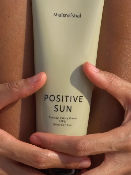 Антиоксидантный солнцезащитный лосьон для лица и тела ShaiShaiShai Positive Sun Tanning Watery Cream SPF22 Антиоксидантный солнцезащитный лосьон для лица и тела ShaiShaiShai Positive Sun Tanning Watery Cream SPF22