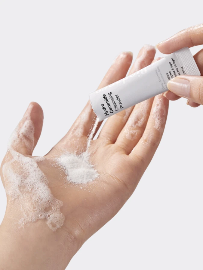 Мягкая энзимная пудра с комплексом пробиотиков и керамидами Biodance Hydro Ceramide Cleansing Powder