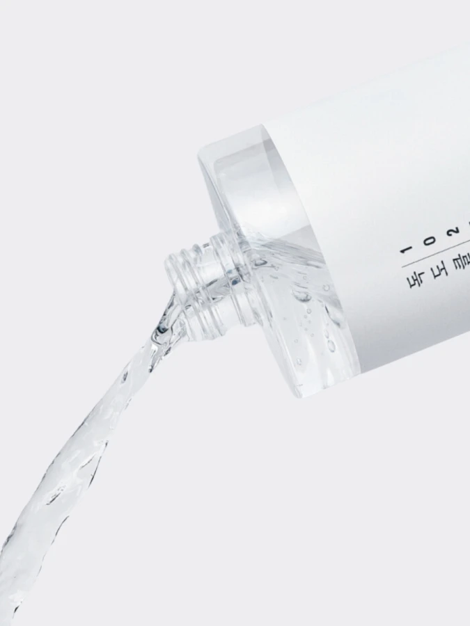 Очищающая вода для снятия макияжа с морской водой Round Lab 1025 Dokdo Cleansing Water