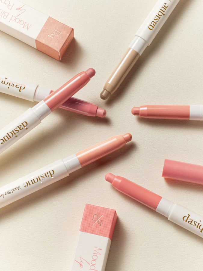 Мягкий карандаш для губ Dasique Mood Blur Lip Pencil #01 Sand Beige Мягкий карандаш для губ Dasique Mood Blur Lip Pencil #01 Sand Beige