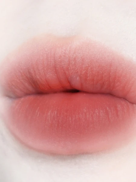 Матовый оттеночный бальзам для губ ALTERNATIVE STEREO Acoustic Matt Balm No5. Denim Rose