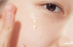 Мультивитаминная сыворотка для ровного тона кожи Ma:nyo Factory Galac Whitening Vita Serum