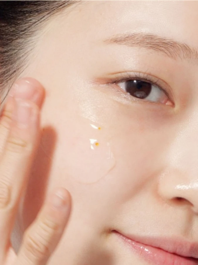 Мультивитаминная сыворотка для ровного тона кожи Ma:nyo Factory Galac Whitening Vita Serum