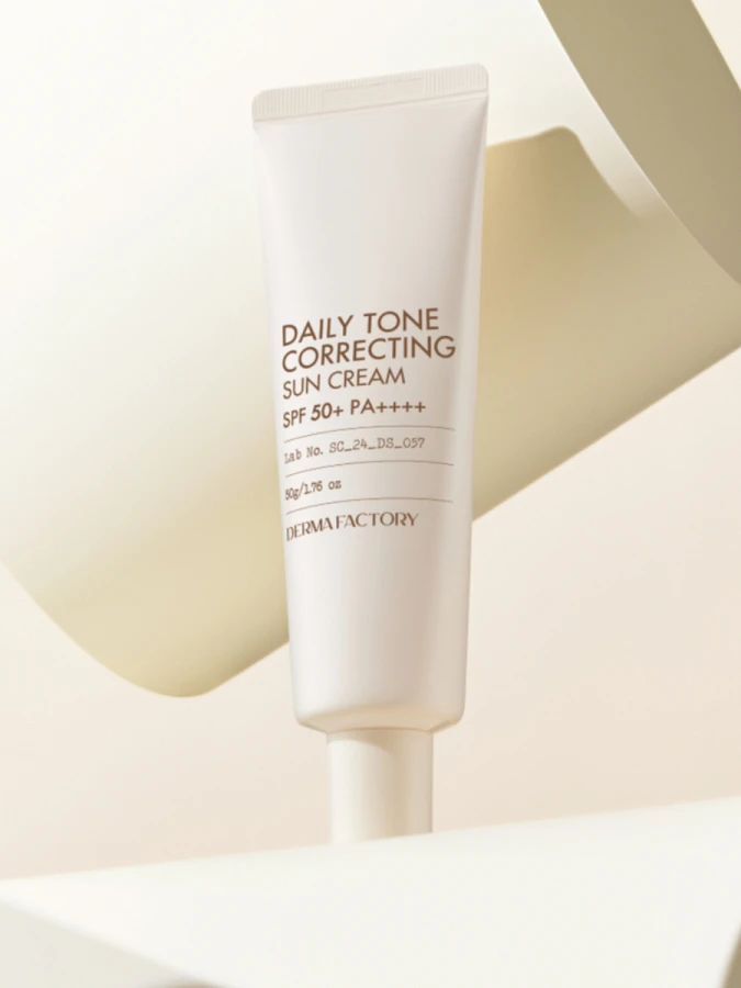 Солнцезащитный крем с тональным эффектом Derma Factory Daily Tone Correcting Sun Cream SPF 50+ PA++++