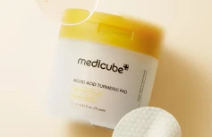 Осветляющие тонер-диски с экстрактом куркумы Medicube Kojic Acid Turmeric Pad