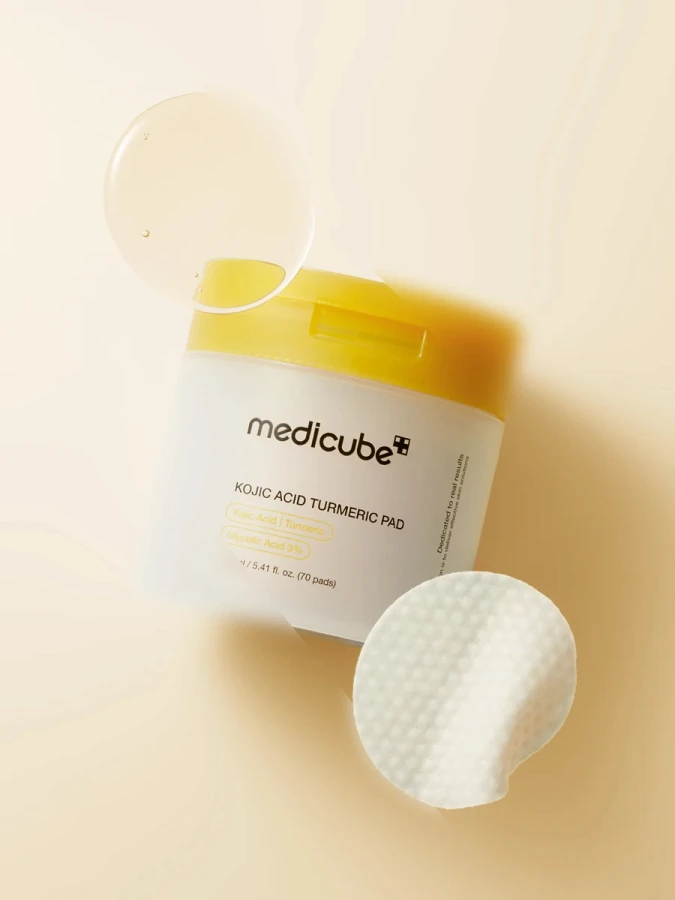 Осветляющие тонер-диски с экстрактом куркумы Medicube Kojic Acid Turmeric Pad