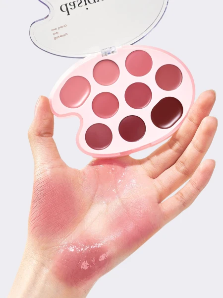 Универсальная кремовая палетка для губ и щёк Dasique Lip & Cheek Palette #04 Rose Coloring