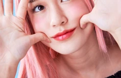Увлажняющий оттеночный бальзам для губ в вишнёвом оттенке TOCOBO Glass Tinted Lip Balm 011 Flush Cherry