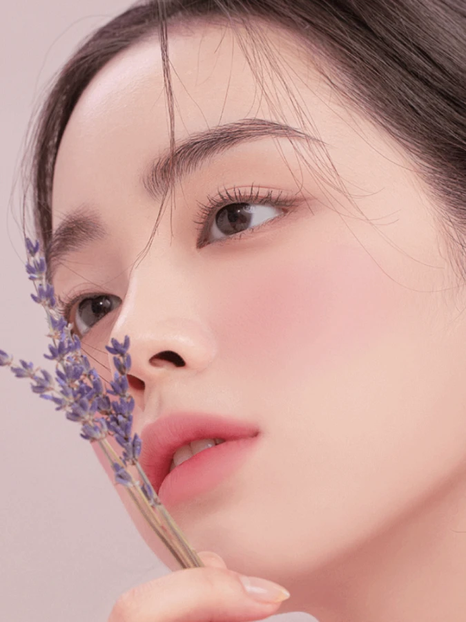 Палетка спрессованных румян в холодных оттенках Dasique Blending Mood Cheek #02 Cool Blending