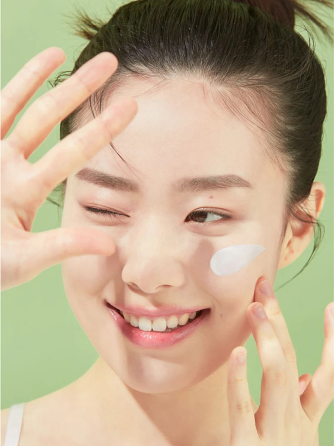 Солнцезащитный крем с экстрактом чайного дерева Papa Recipe Tea Tree Control Mild Sun Cream SPF50+ PA++++ Солнцезащитный крем с экстрактом чайного дерева Papa Recipe Tea Tree Control Mild Sun Cream SPF50+ PA++++