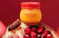 Увлажняющий бальзам для губ с гранатом FRUDIA Pomegranate Honey 3 in 1 Lip Balm
