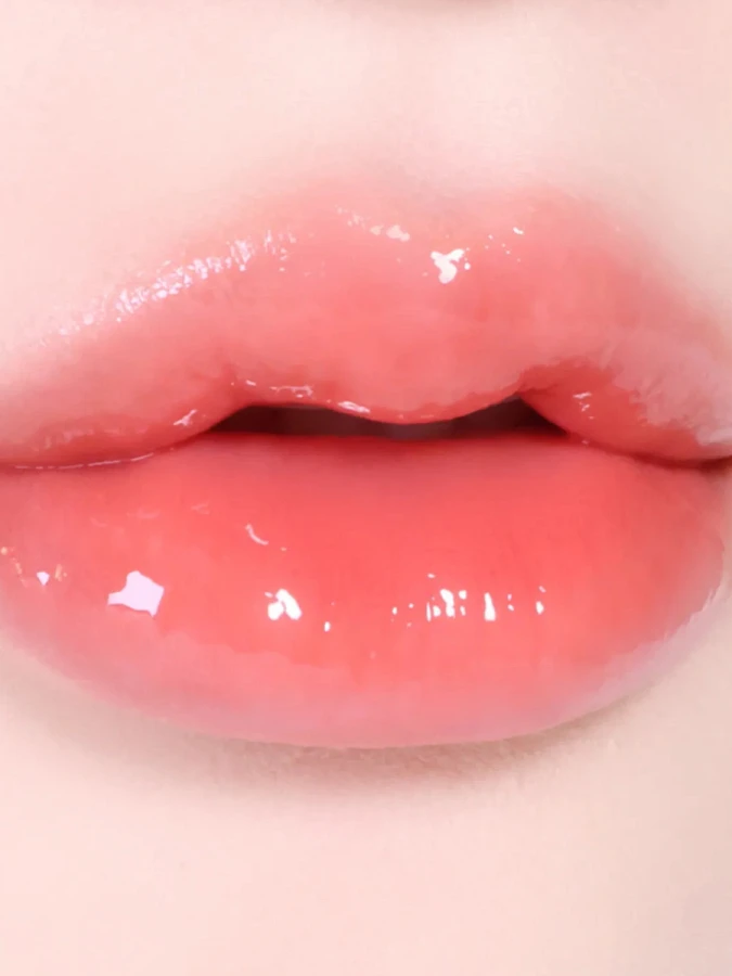 Тающий оттеночный бальзам для губ INGA Water Glow Melting Balm Lychee Juice