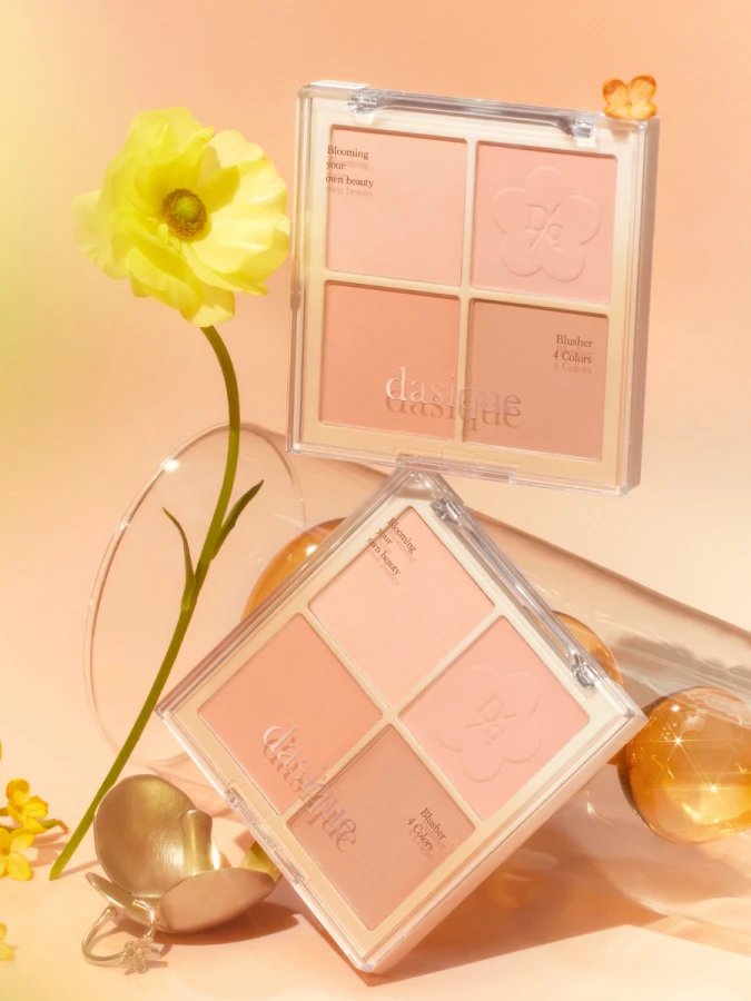 Палетка спрессованных румян в золотистых оттенках Dasique Blending Mood Cheek #12 Golden Flower