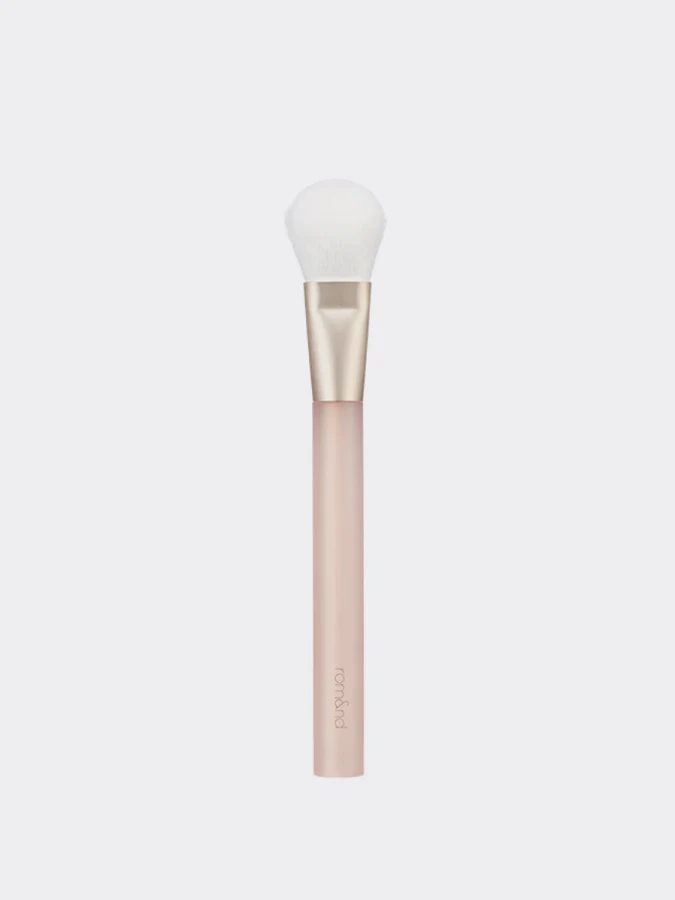 Кисть для румян rom&nd Cheek Brush