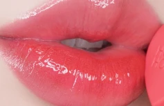 Глянцевый пигмент для губ HOLIKA HOLIKA Heart Crush Glow Tint Air 04 Bubbly