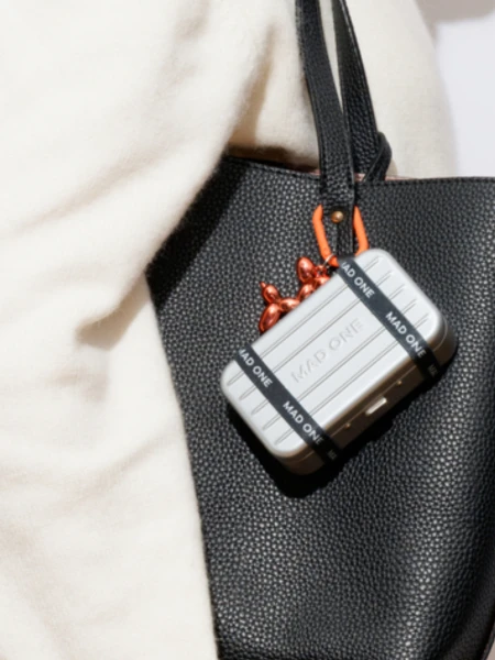 Мультифункциональный стик для макияжа в розовом оттенке MAD ONE 3-in-1 Face Stick Eyes + Lips + Cheeks Dusty Rose