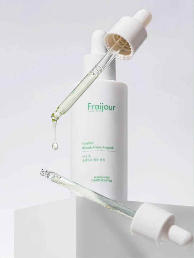 Успокаивающая сыворотка с экстрактом хауттюйнии Fraijour Heartleaf Blemish Renew Ampoule