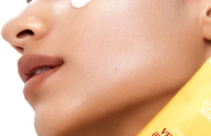Осветляющая маска-плёнка с экстрактом ацеролы и ниацинамидом EQQUALBERRY Vitamin illuminating Night Wrapping Mask