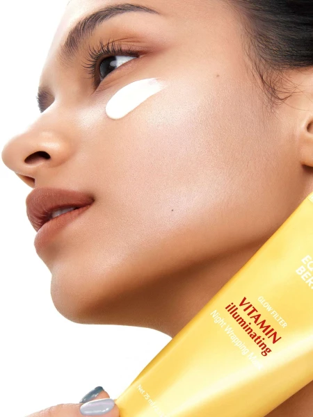 Осветляющая маска-плёнка с экстрактом ацеролы и ниацинамидом EQQUALBERRY Vitamin illuminating Night Wrapping Mask