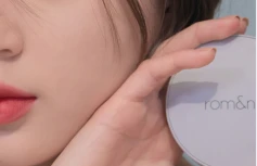Тональный кушон с нейтральным финишем в бежевом оттенке rom&nd Zero Cushion 03 Beige 23 SPF20 PA++