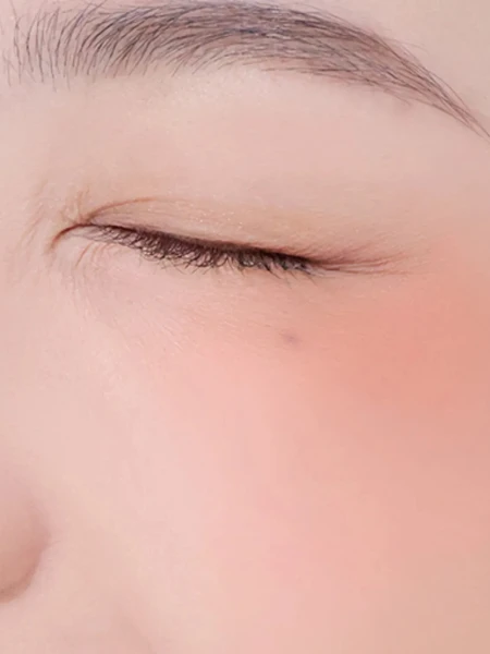 Двойные мягкие румяна с муссовой текстурой fwee Mellow Dual Blush CR01 Juicy Smile