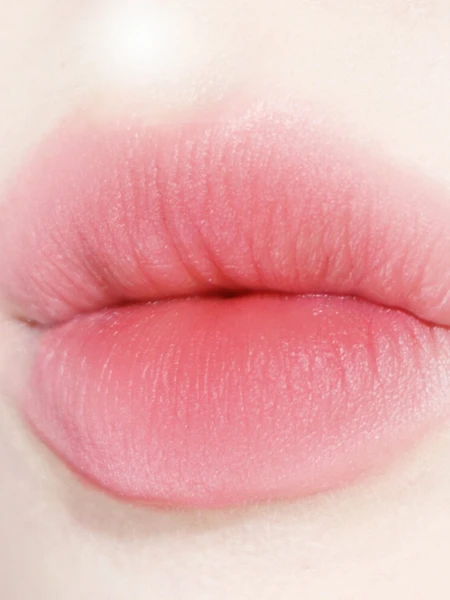 Матовый оттеночный бальзам для губ ALTERNATIVE STEREO Acoustic Matt Balm No2. Pink Stereo