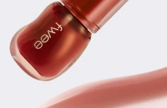 Лёгкий глянцевый блеск для губ fwee 3D Voluming Gloss A06 Scotch 30%