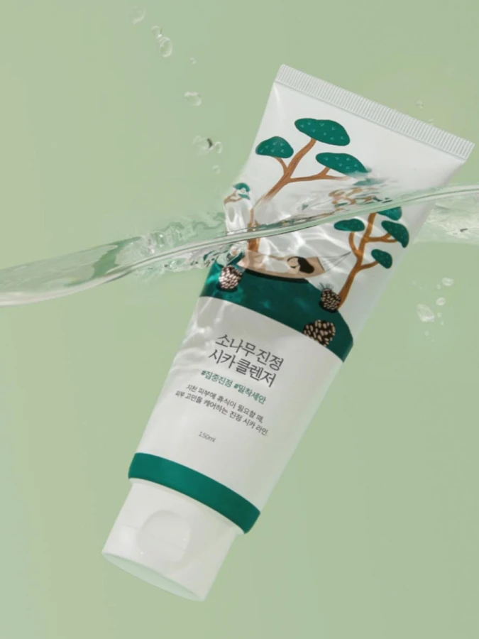 Противовоспалительная пенка для умывания с экстрактом сосны и центеллы Round Lab Pine Calming Cica Cleanser