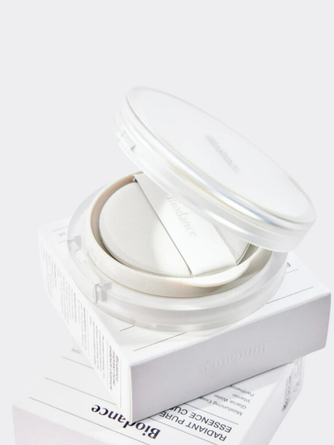 Тональный кушон с нейтральным финишем Biodance Radiant Pure Essence Cushion 21N SPF30+ PA++