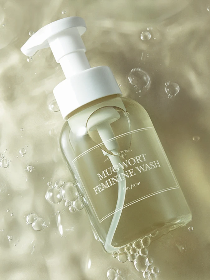 Мягкий очищающий гель для интимной гигиены с экстрактом полыни I'm From Mugwort Feminine Wash