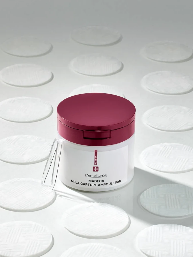 Осветляющие тонер-диски для сияния кожи Centellian24 Madeca Mela Capture Ampoule Pad
