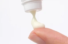 Успокаивающий солнцезащитный крем с экстрактом центеллы dewdap Cicatea Calming Aqua Suncream