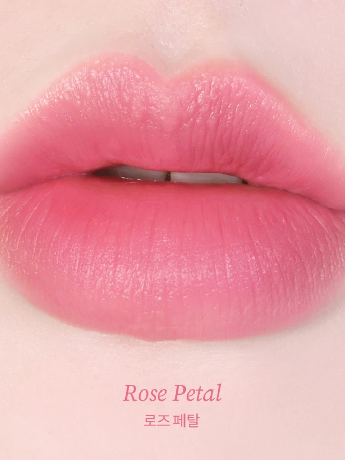 Кремовый оттеночный бальзам для губ в оттенке лепестков розы TOCOBO Powder Cream Lip Balm 032 Rose Petal