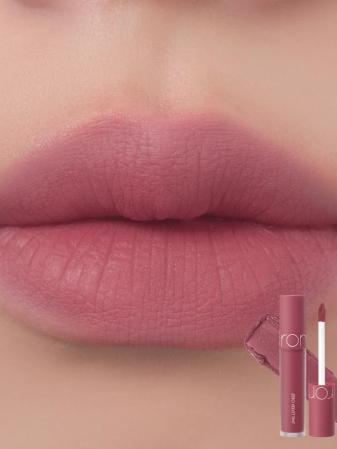 Вельветовый пигмент с матовым финишем в оттенке цветочного лепестка rom&nd Zero Velvet Tint 18 Petal Tassel