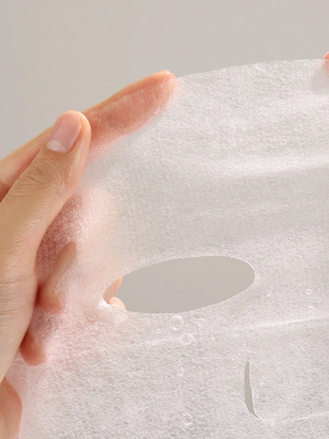 Осветляющая тканевая маска для лица с мёдом и алмазной пудрой Papa Recipe Bombee Whitening Honey Mask Pack