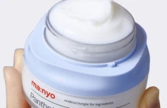 Насыщенный успокаивающий бальзам для лица с пантетоином Ma:nyo Factory Panthetoin Enriched Balm